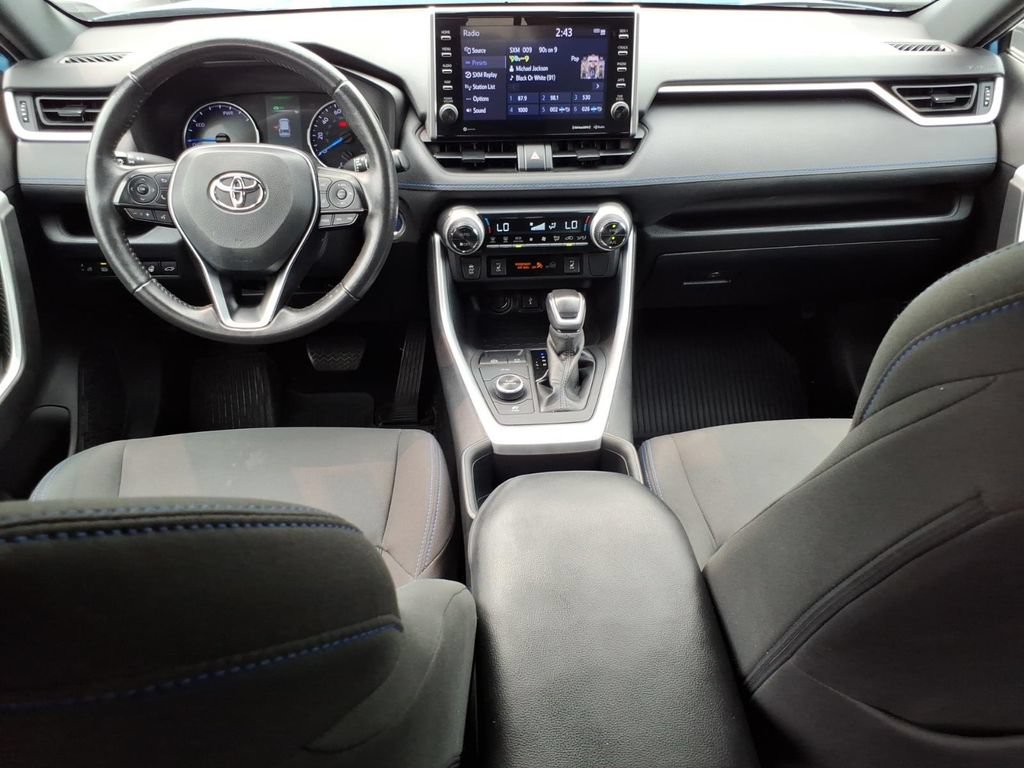 Used 2022 Toyota RAV4 SE w/ Convenience Package AWD/4WD image 11