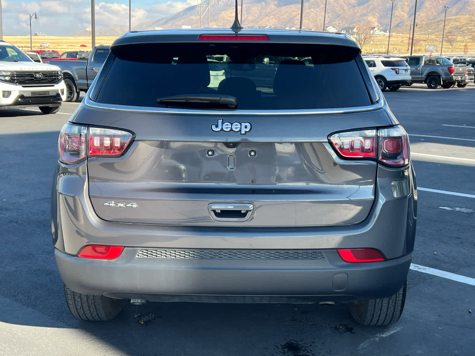 Used 2024 Jeep Compass Sport image 9