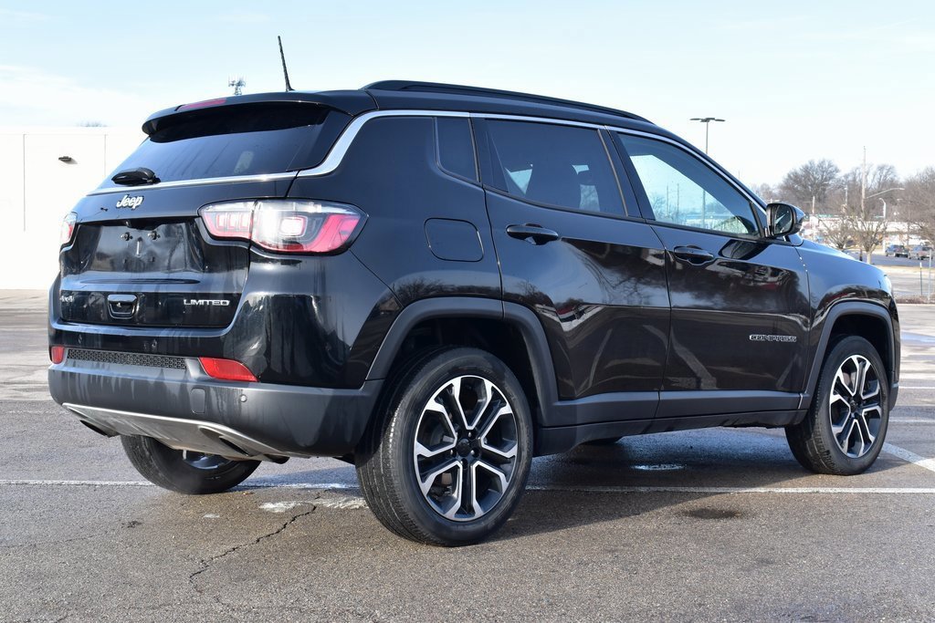 Used 2023 Jeep Compass Limited image 4