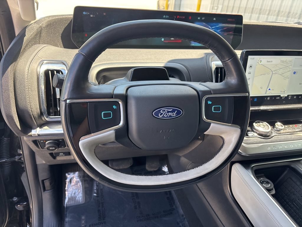 Certified 2025 Ford Expedition Max Platinum w/ Driver's Package AWD/4WD image 18