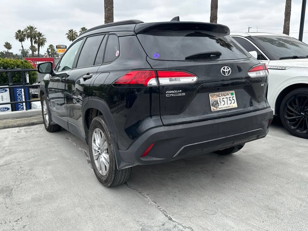 Used 2024 Toyota Corolla Cross LE FWD image 2