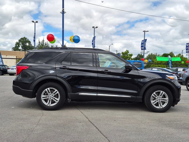 Certified 2023 Ford Explorer XLT w/ Equipment Group 202A AWD/4WD image 3