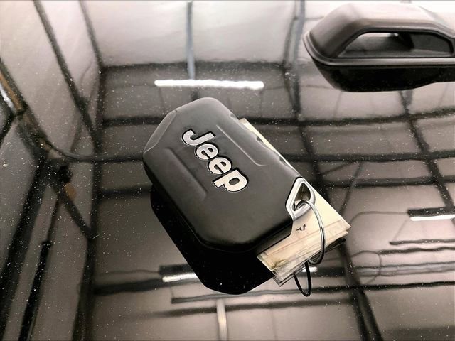 Used 2023 Jeep Wrangler Sport AWD/4WD image 9
