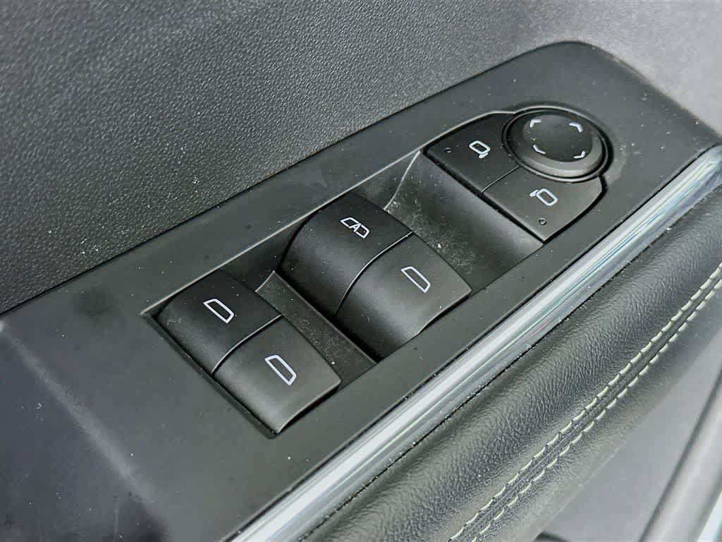 Used 2025 GMC Acadia Elevation FWD image 29
