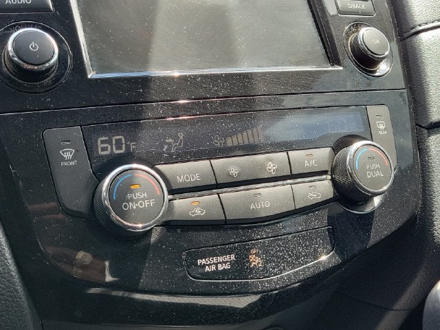 Used 2020 Nissan Rogue SV FWD image 30