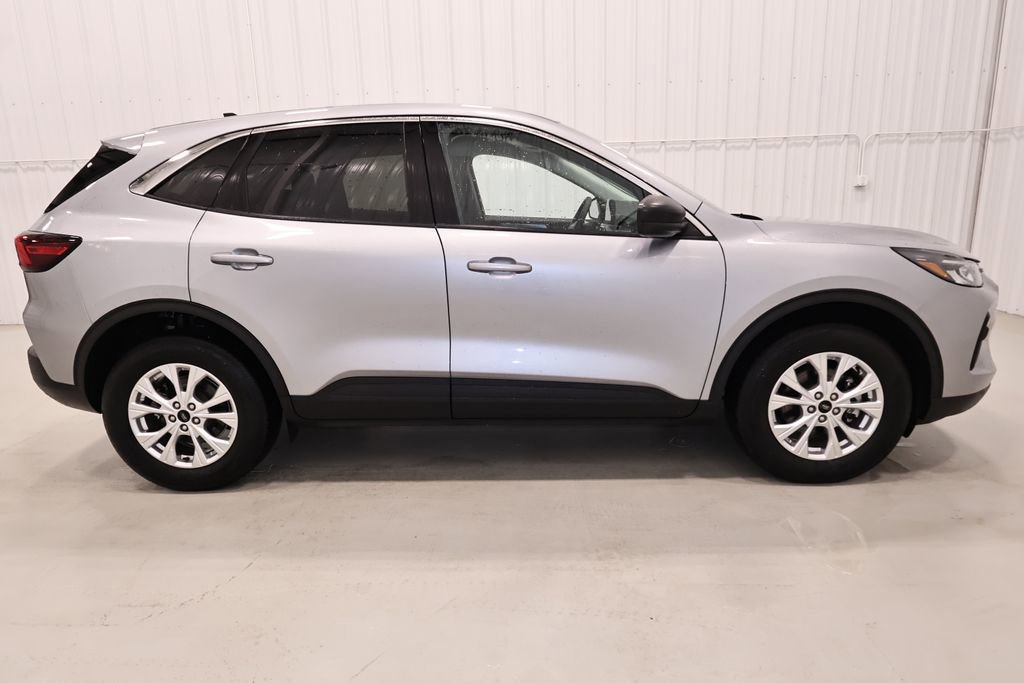 Certified 2023 Ford Escape Active AWD/4WD image 9