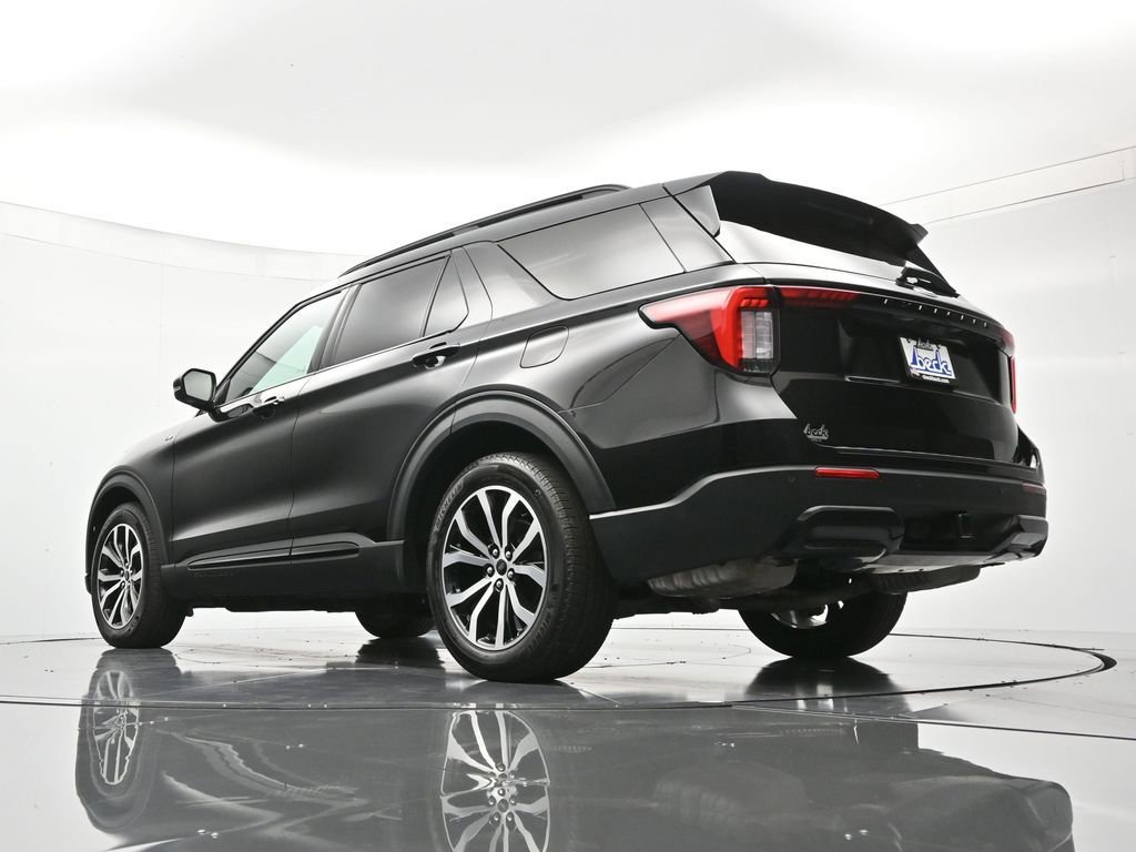 Certified 2025 Ford Explorer ST-Line w/ Premium Package RWD image 43