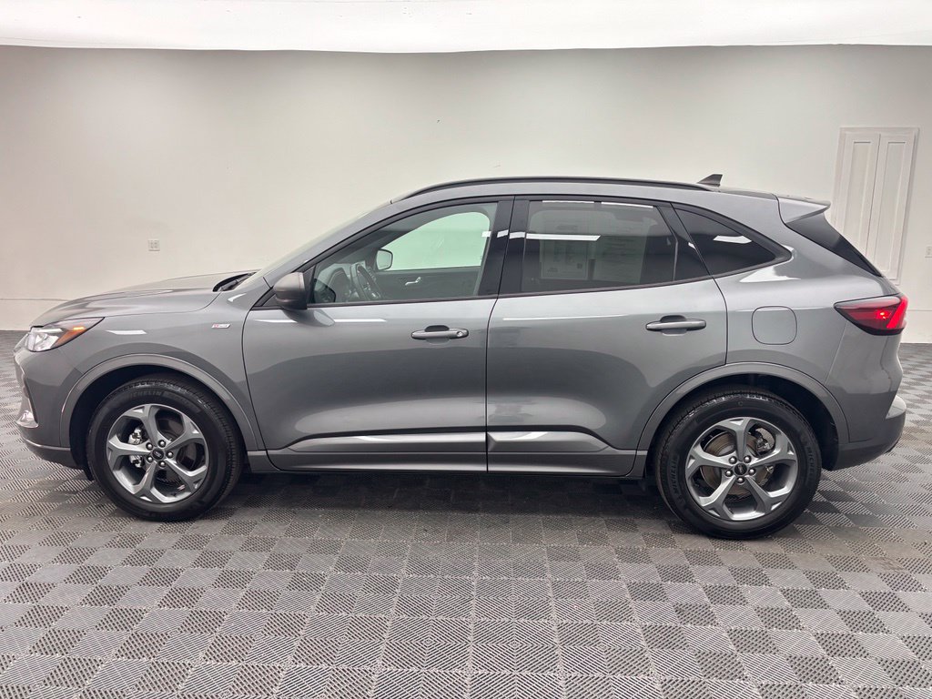 Certified 2023 Ford Escape ST-Line w/ Tech Pack #1 AWD/4WD image 13