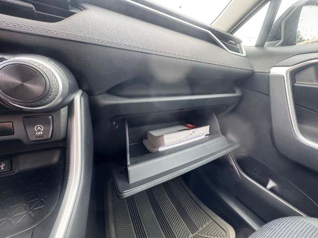 Used 2019 Toyota RAV4 LE AWD/4WD image 30