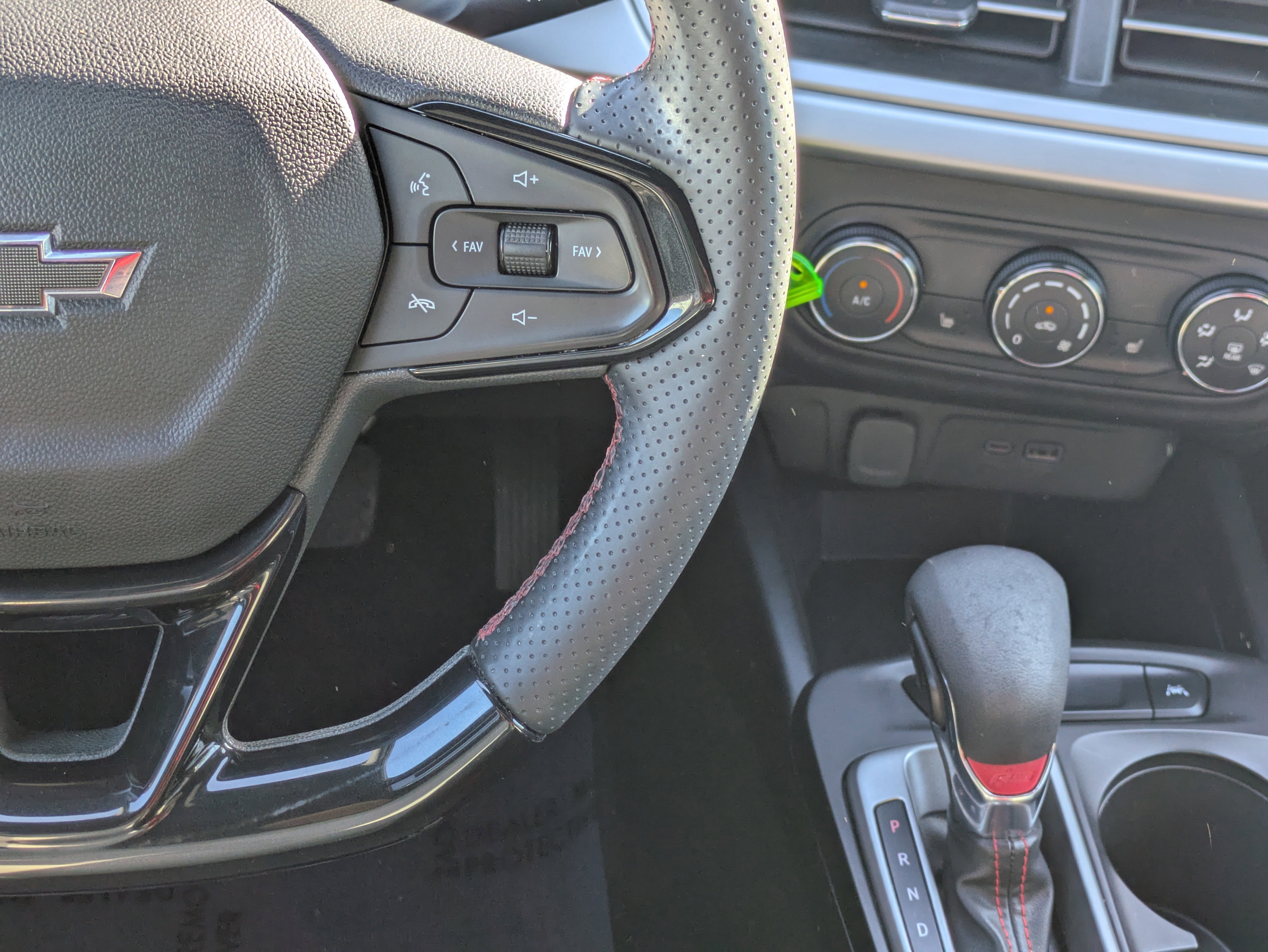 Used 2024 Chevrolet Trax RS w/ Driver Confidence Package image 23