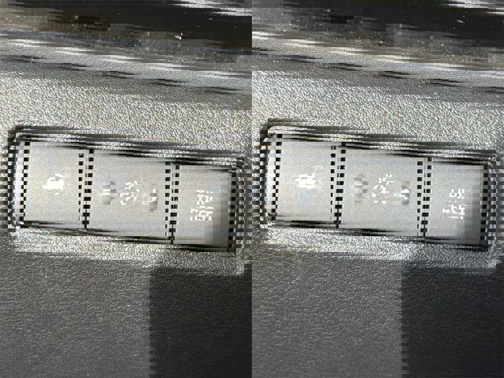 Used 2025 Nissan Altima 2.5 SV image 30