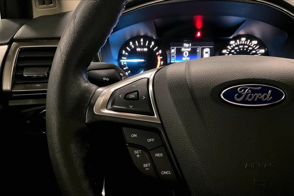 Certified 2017 Ford Fusion SE w/ Equipment Group 201A FWD image 17