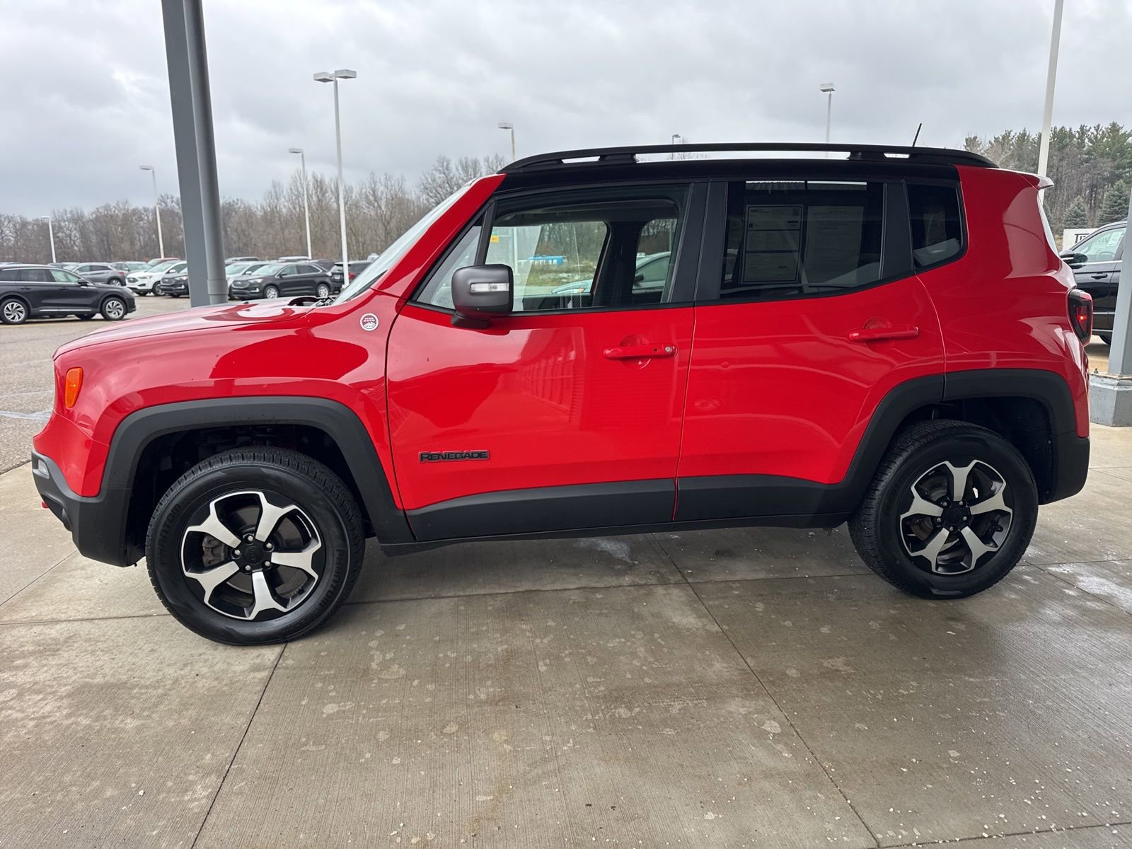 Used 2019 Jeep Renegade Trailhawk image 4