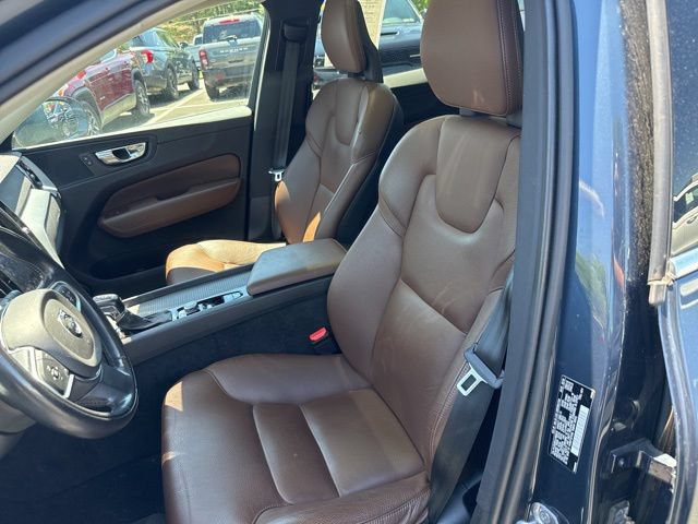 Used 2018 Volvo XC60 T5 Momentum w/ Convenience Package AWD/4WD image 19