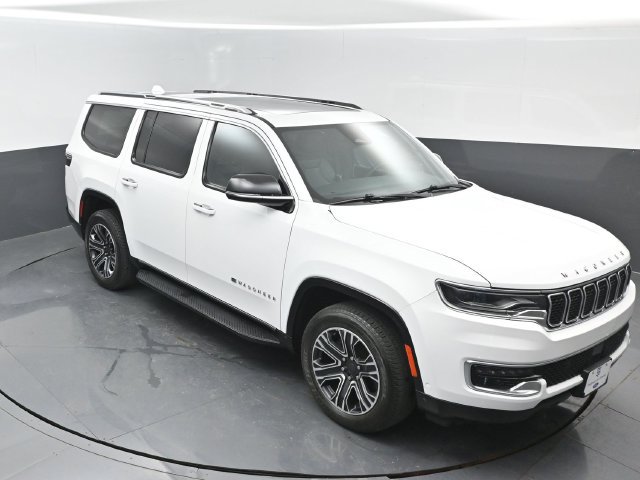 Used 2023 Jeep Wagoneer 4WD w/ Premium Group I image 19