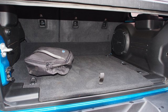 Used 2024 Jeep Wrangler Unlimited Sahara w/ Technology Group image 14