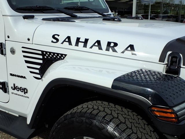 Used 2024 Jeep Wrangler Unlimited Sahara w/ Technology Group AWD/4WD image 16