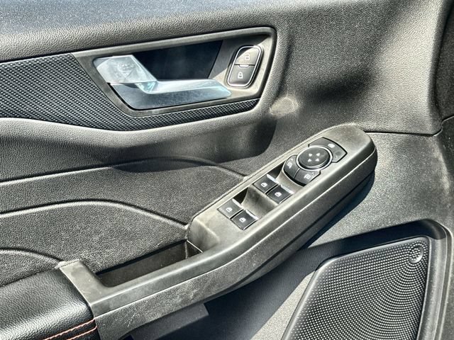 Certified 2025 Ford Escape ST-Line Select AWD/4WD image 13