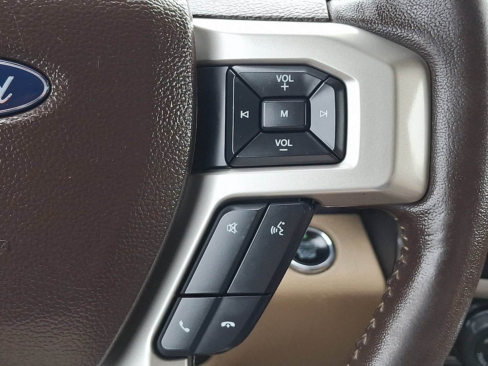 Certified 2019 Ford F150 Lariat w/ Equipment Group 502A Luxury AWD/4WD image 22