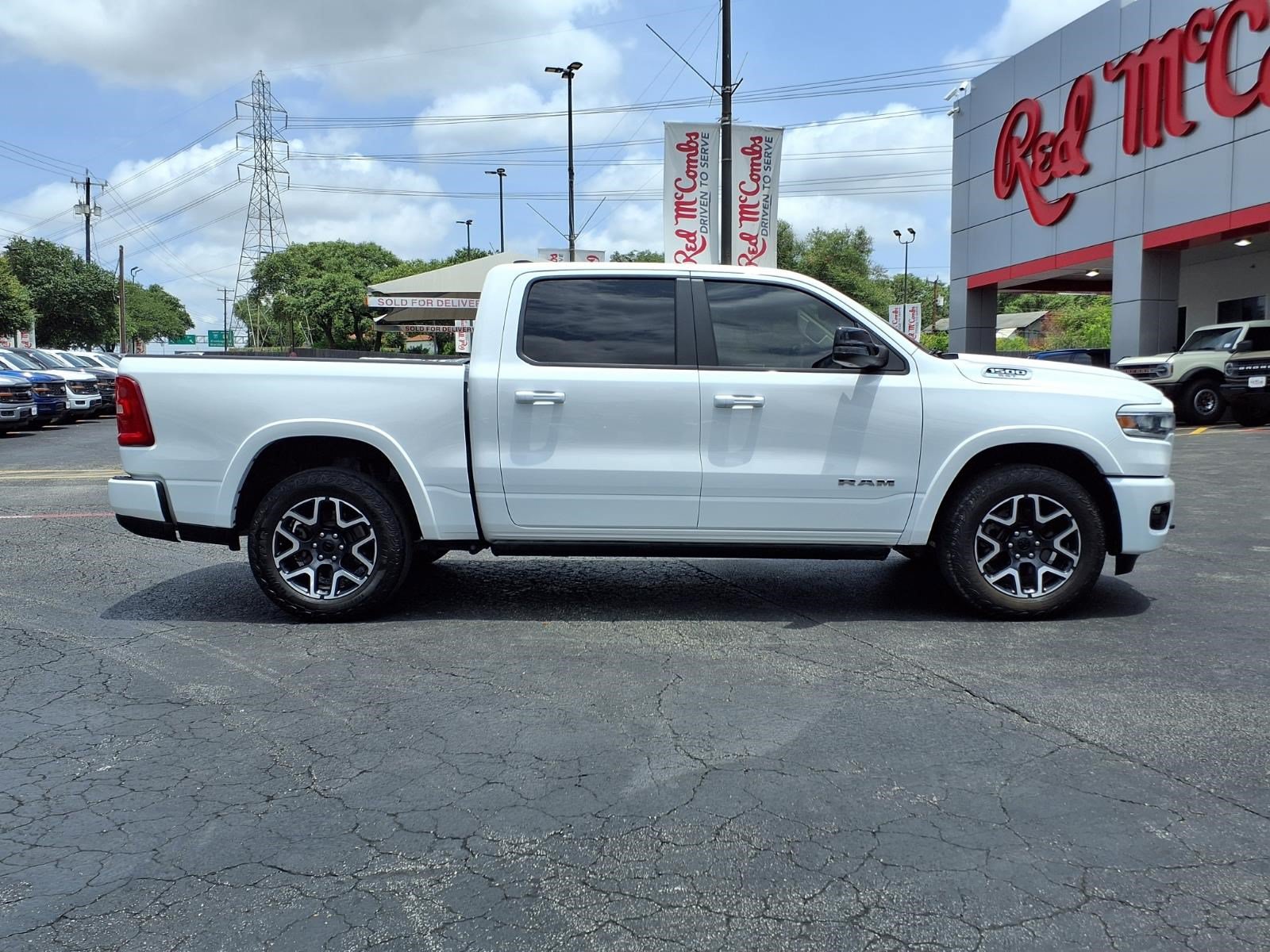 Used 2025 RAM 1500 Laramie AWD/4WD image 5