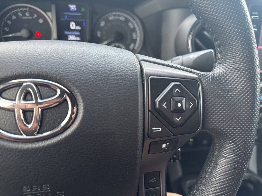 Used 2022 Toyota Tacoma TRD Sport w/ Technology Package AWD/4WD image 21