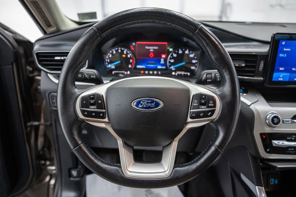 Certified 2021 Ford Explorer XLT w/ Equipment Group 202A image 32