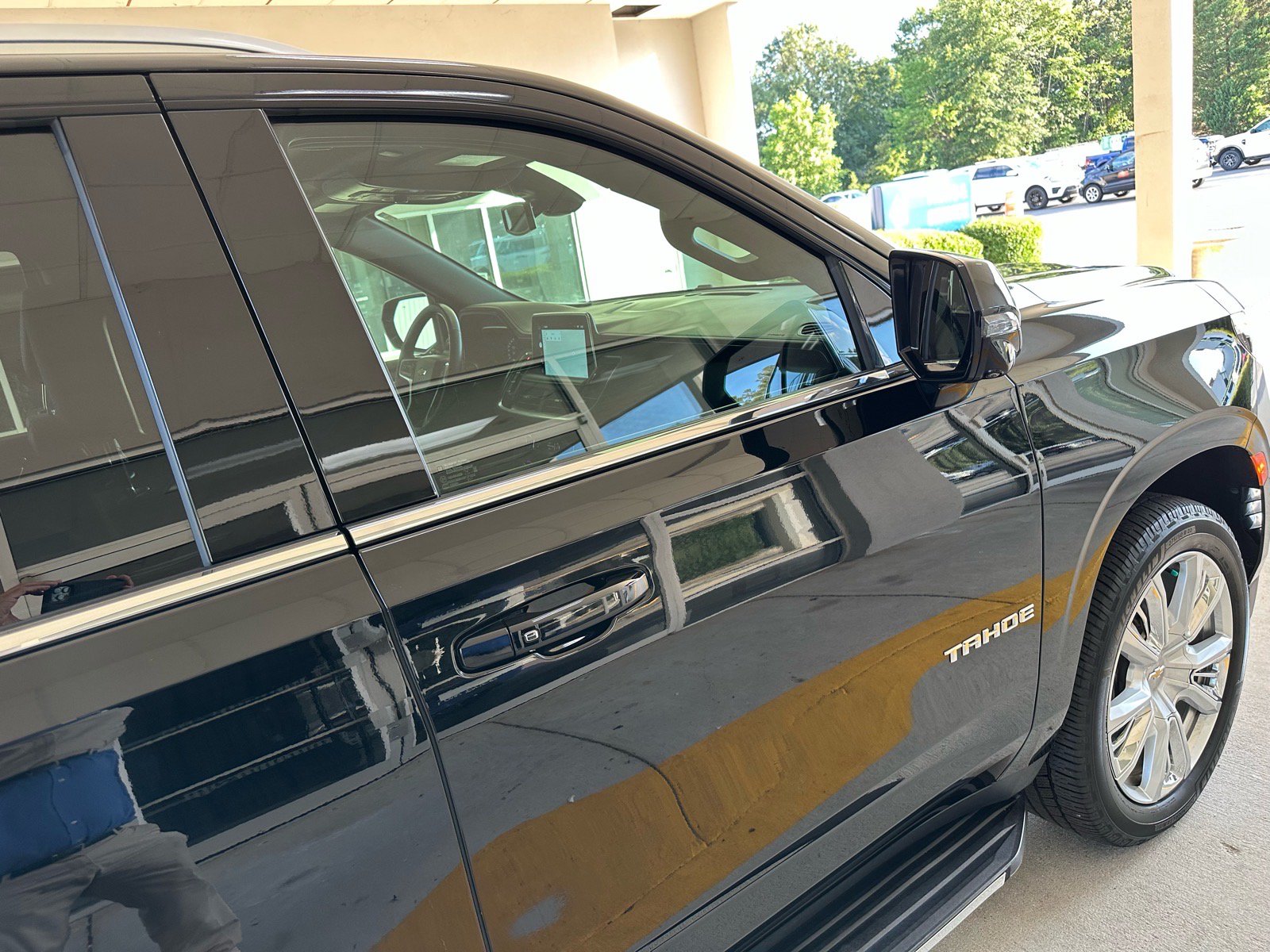 Used 2022 Chevrolet Tahoe LT w/ Luxury Package RWD image 7