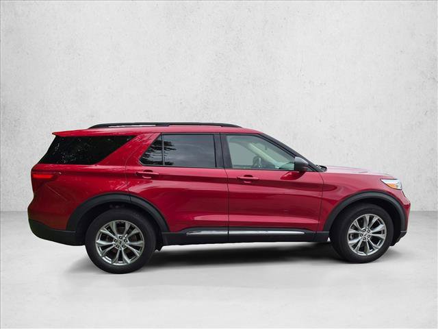 Certified 2023 Ford Explorer XLT w/ Equipment Group 202A AWD/4WD image 4