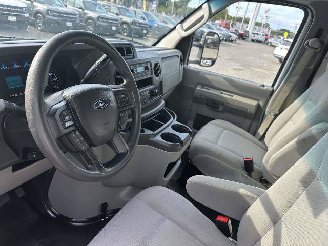 Certified 2023 Ford E-450 and Econoline 450 Super Duty w/ Power Windows & Locks Group RWD image 16
