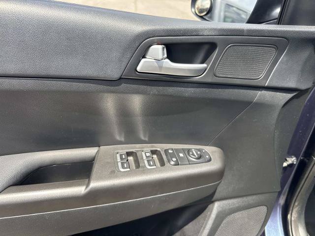 Used 2021 Kia Sportage LX FWD image 18