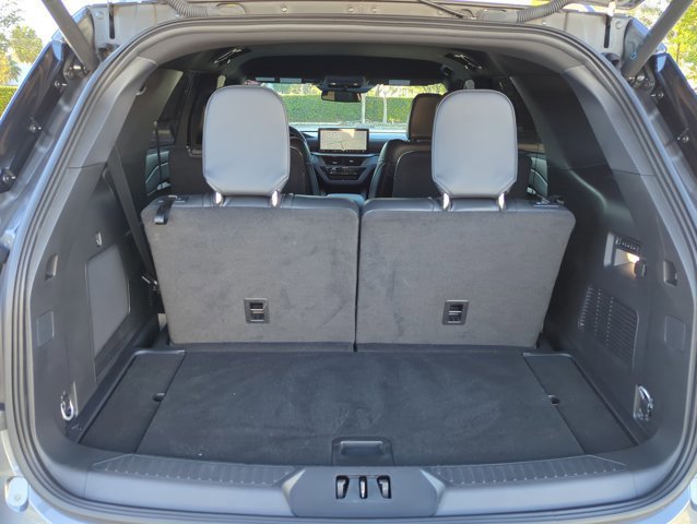 Certified 2025 Ford Explorer ST-Line w/ Premium Package image 8