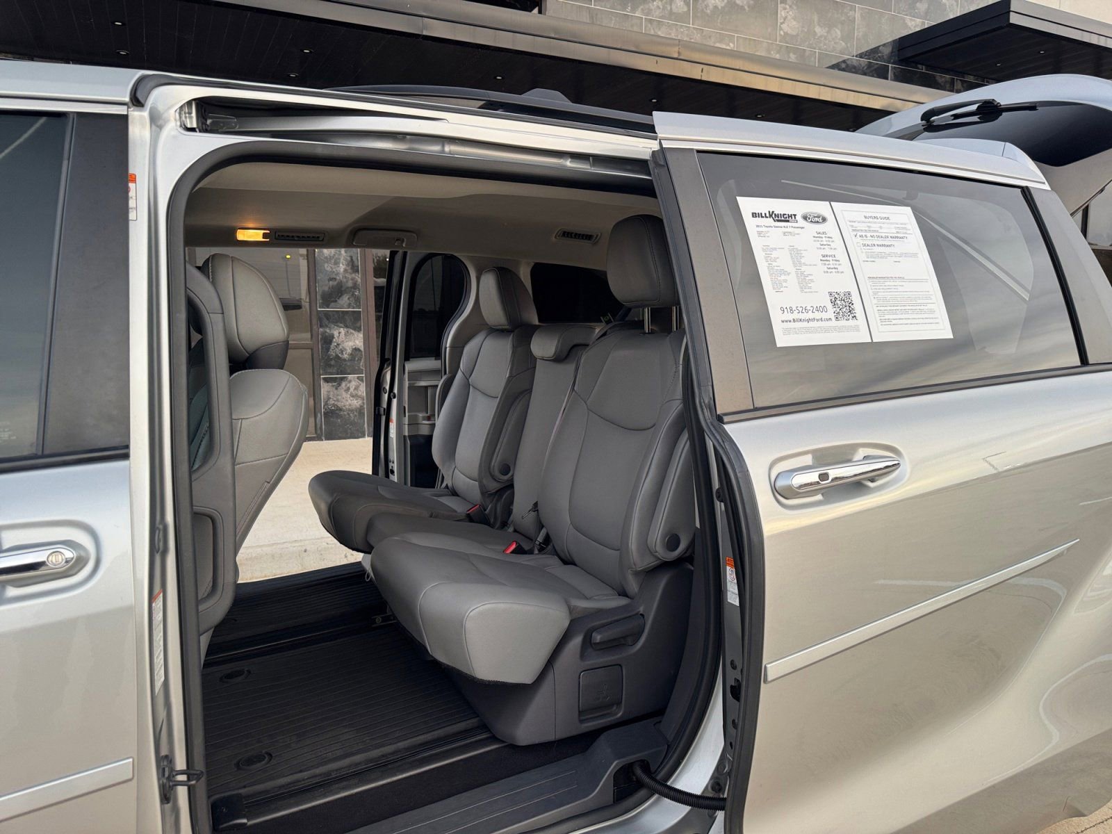 Used 2021 Toyota Sienna XLE image 36