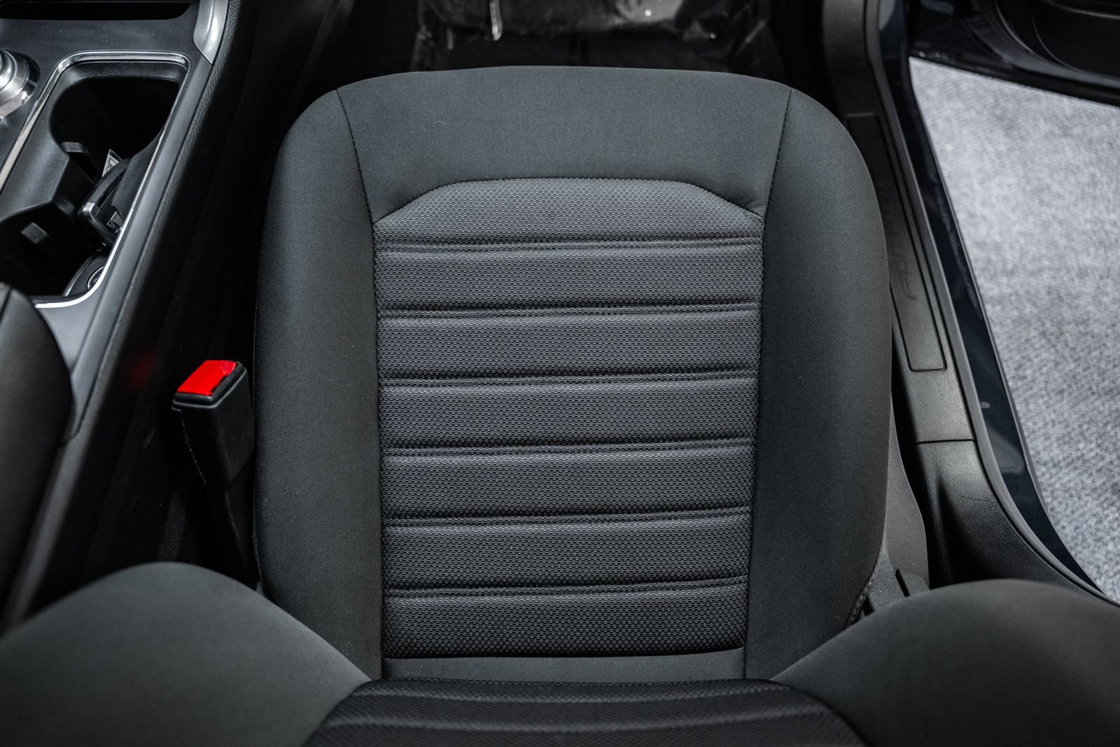 Certified 2020 Ford Fusion SE FWD image 28