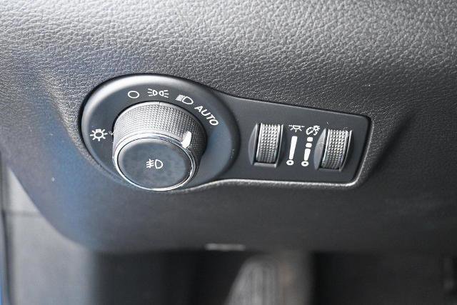 Used 2022 Jeep Compass Limited image 32