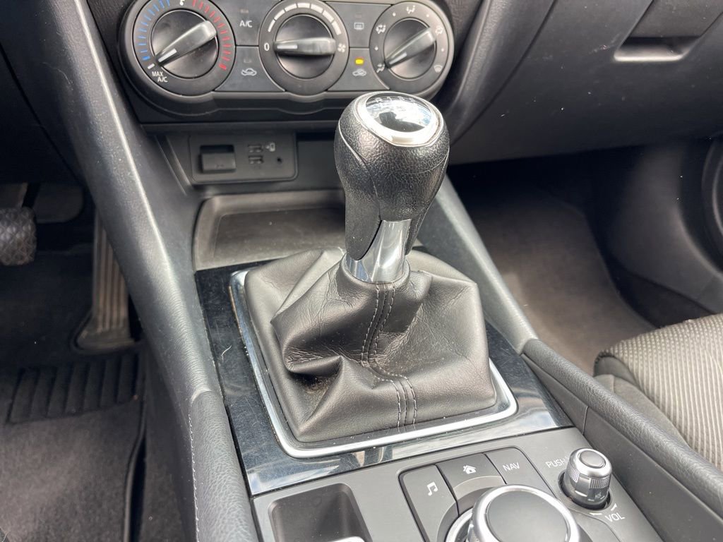 Used 2018 MAZDA MAZDA3 Sport image 14