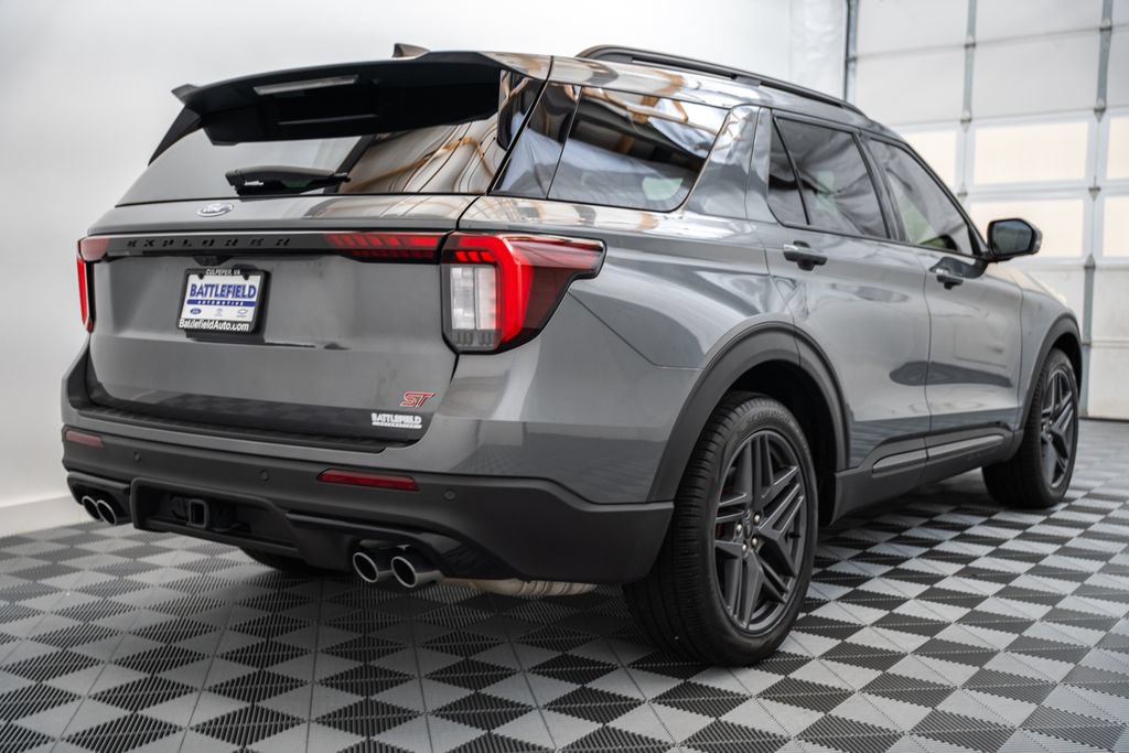 Certified 2025 Ford Explorer ST w/ Sun And Sound Package AWD/4WD image 5