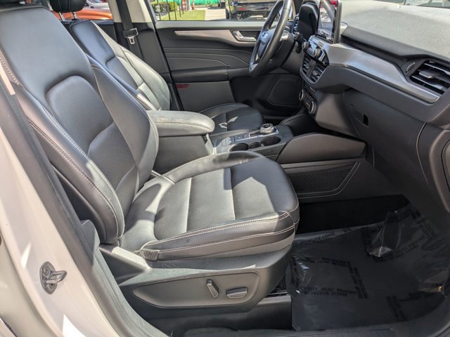 Certified 2022 Ford Escape Titanium w/ Class II Trailer Tow Package image 36