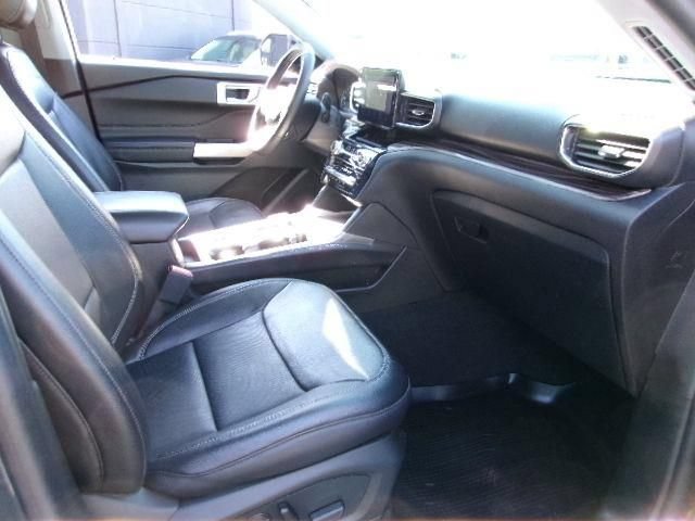 Certified 2023 Ford Explorer Limited w/ Equipment Group 301A AWD/4WD image 4