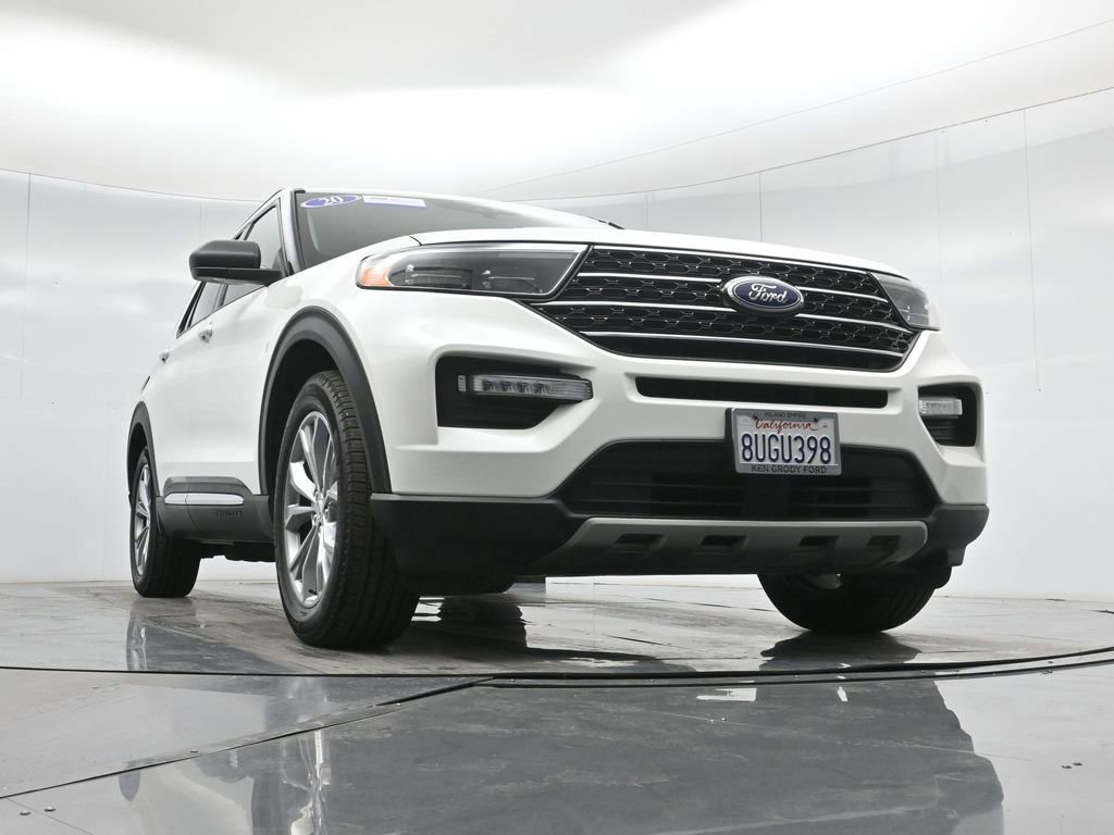 Certified 2020 Ford Explorer XLT w/ Equipment Group 202A image 5