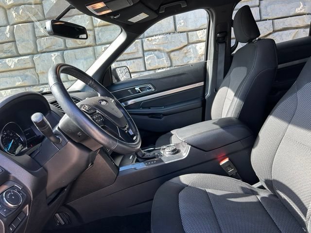 Certified 2019 Ford Explorer XLT w/ Equipment Group 201A AWD/4WD image 8