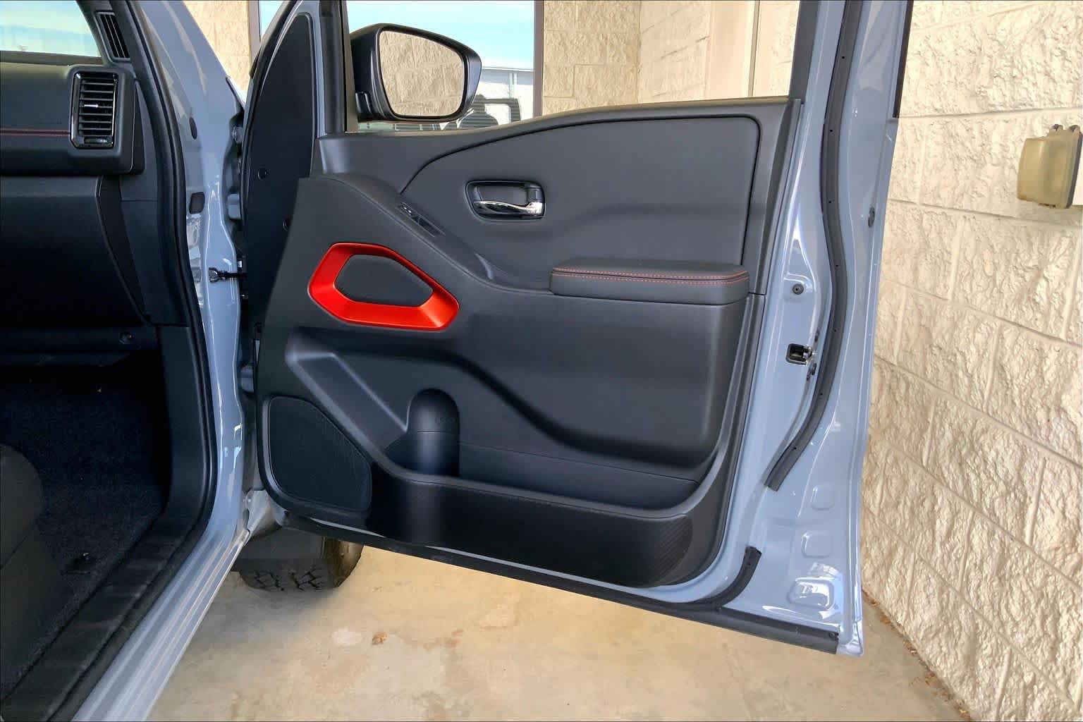 Used 2024 Nissan Frontier PRO-4X w/ Off-Road Protection Package AWD/4WD image 22