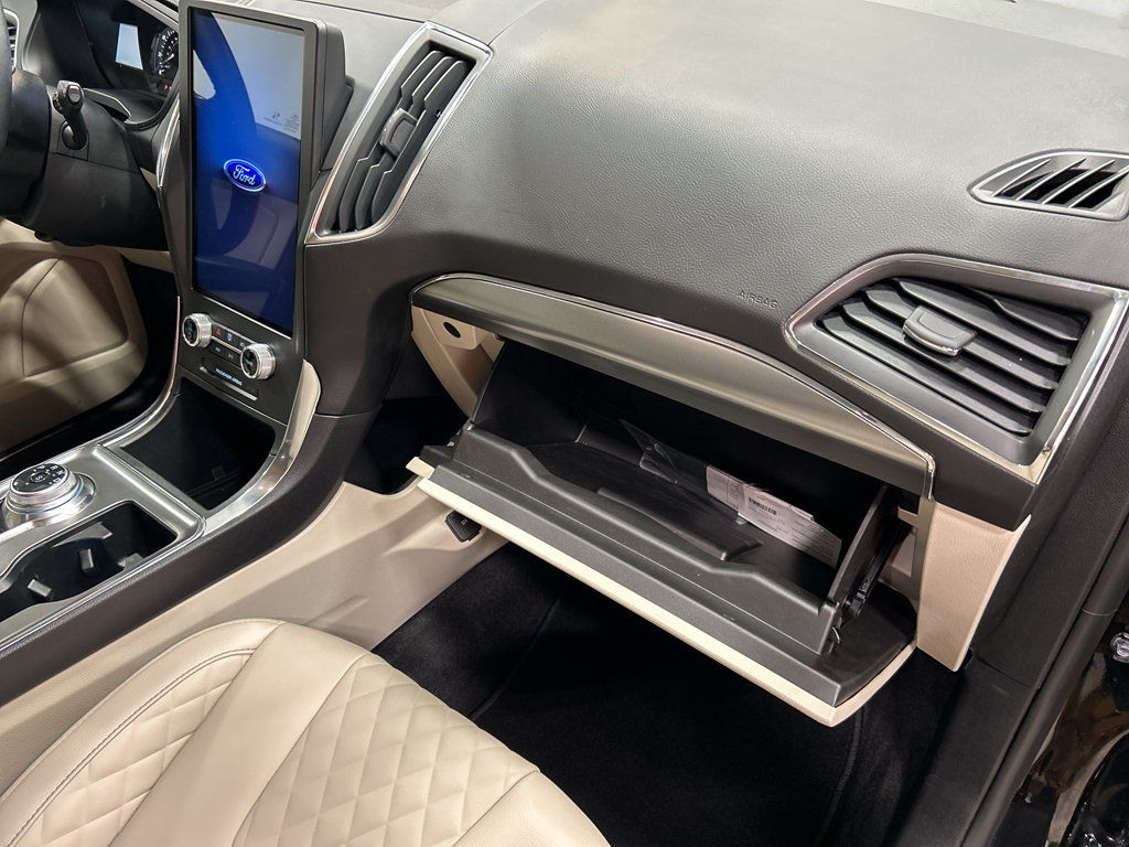 Certified 2024 Ford Edge Titanium AWD/4WD image 36