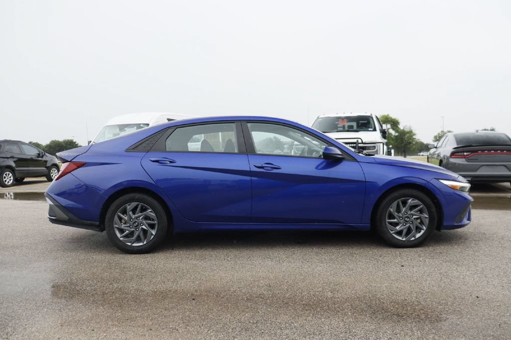 Used 2024 Hyundai Elantra SEL FWD image 29