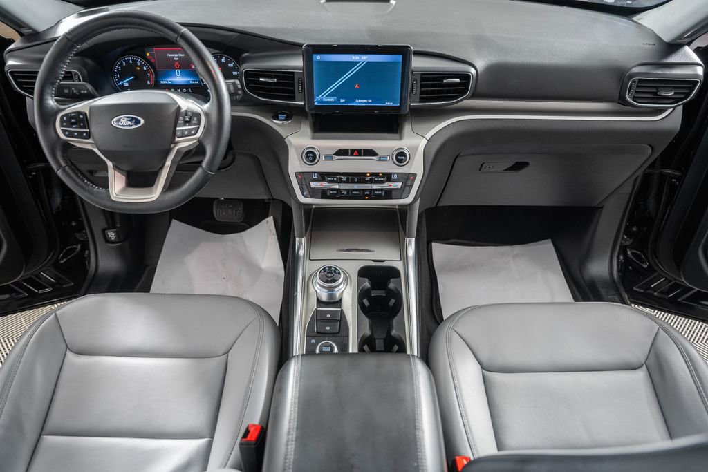 Certified 2021 Ford Explorer XLT w/ Equipment Group 202A image 23