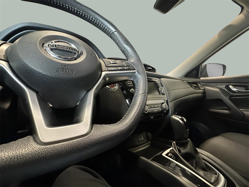 Used 2019 Nissan Rogue SV image 19