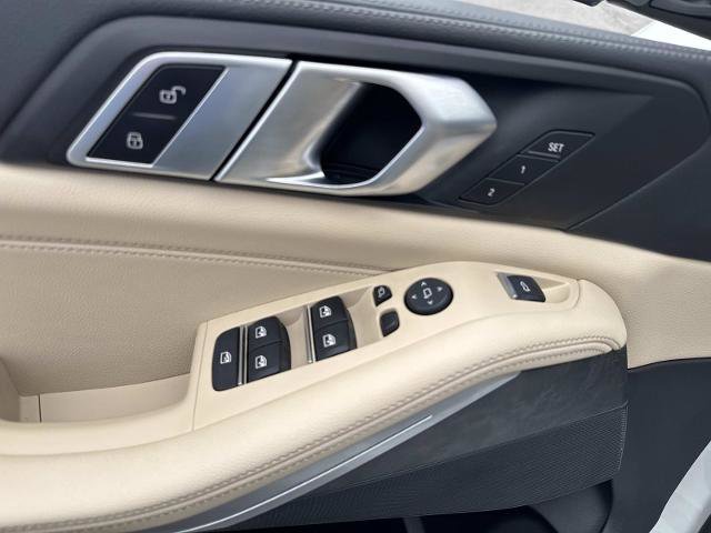 Used 2022 BMW X5 sDrive40i w/ M Sport Package image 23