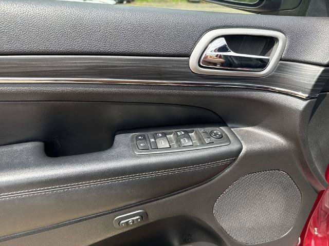 Used 2019 Jeep Grand Cherokee Limited AWD/4WD image 13