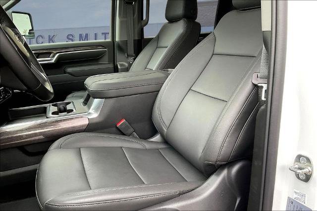 Used 2026 Chevrolet Silverado 2500 LTZ w/ LTZ Convenience Package AWD/4WD image 22