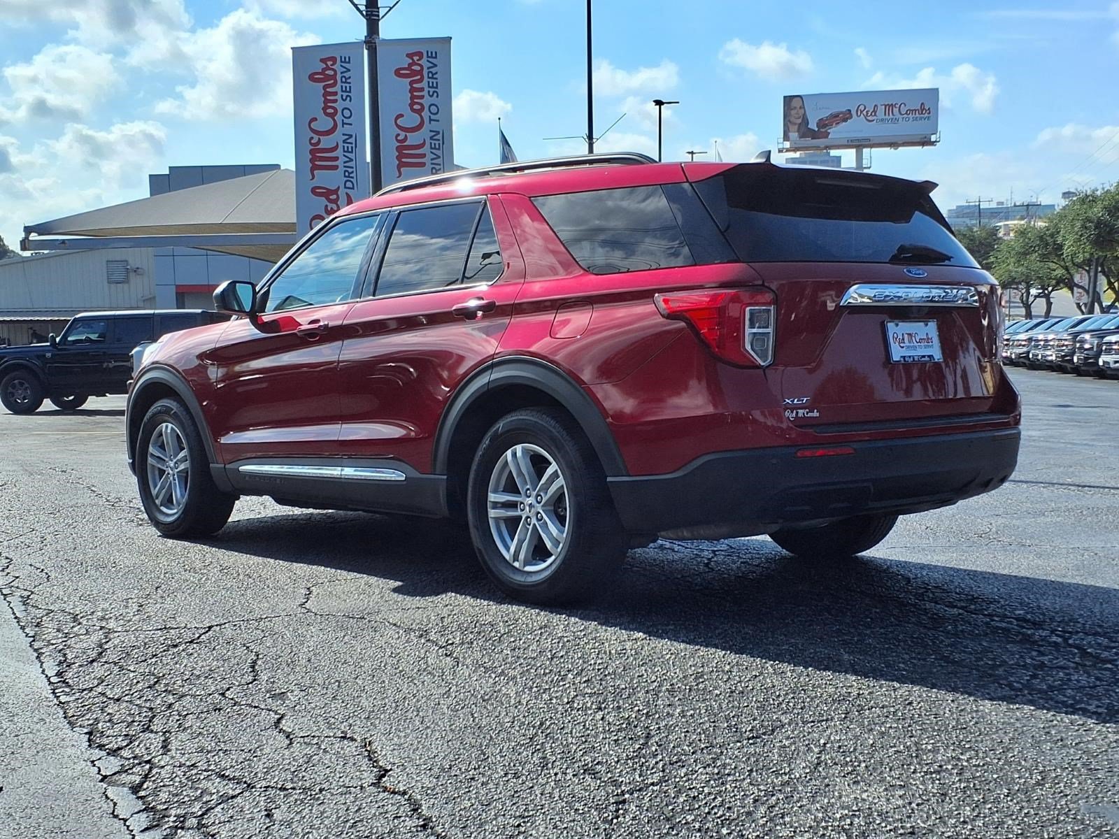 Certified 2024 Ford Explorer XLT RWD image 8