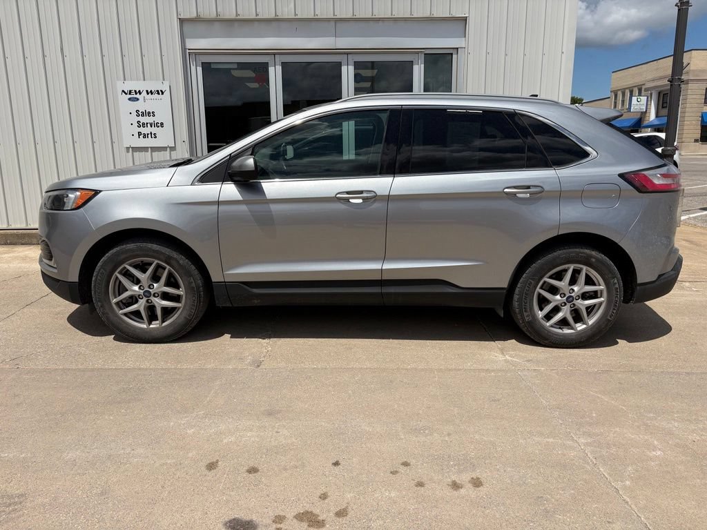 Certified 2022 Ford Edge SEL w/ Convenience Package AWD/4WD image 2